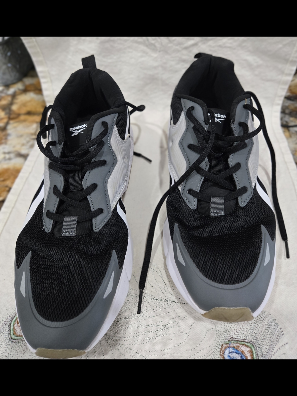 Reebok Men's Black, Gray & White Running Sneakers